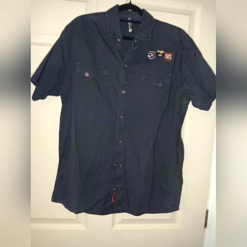 Quest Men's Dark Gray Short Sleeve Shirt Snap Front Sz L Embroidered Patches